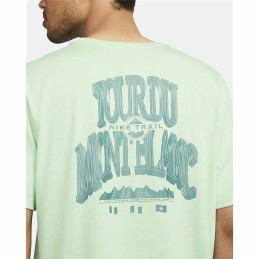 Camisola de Manga Curta Homem Nike Dri-FIT Verde Claro