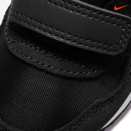 Sapatilhas de Desporto Infantis Nike MD VALIANT CN8560 002