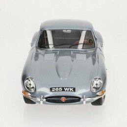 Bburago|Carro Bburago GT-Jaguar "E" Coupe (1961) 1:18