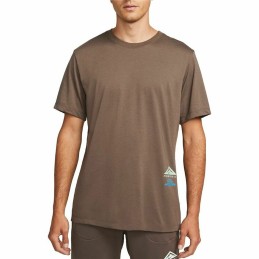 Camisola de Manga Curta Homem Nike Dri-FIT Castanho