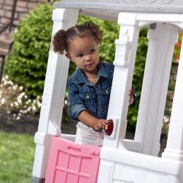 Step 2|Casa Infantil de Brincar Step 2 Courtyard Cottage 118 x 100 x 83 cm