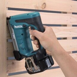 Makita|Martelo de britagem-agrafador Makita DST221Z 18 V